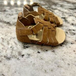 GAP Brown Baby 0/3 months Sandals with Suede Finish